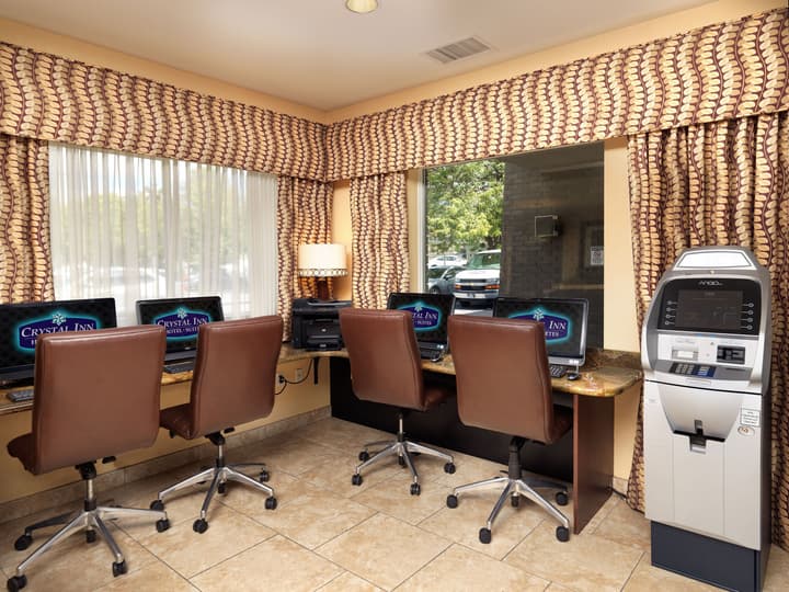 Crystal Inn Hotel & Suites Salt Lake City