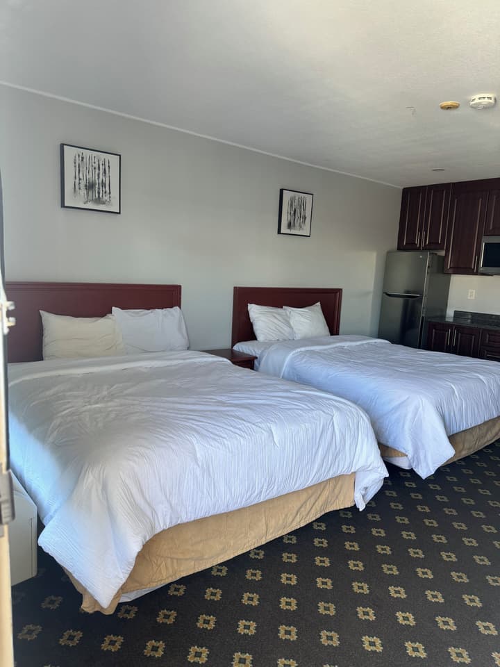 Niagara Lodge & Suites