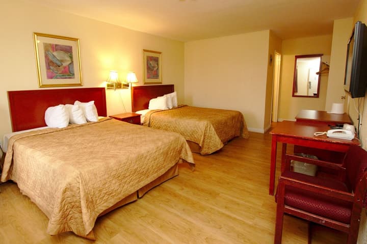 Niagara Lodge & Suites