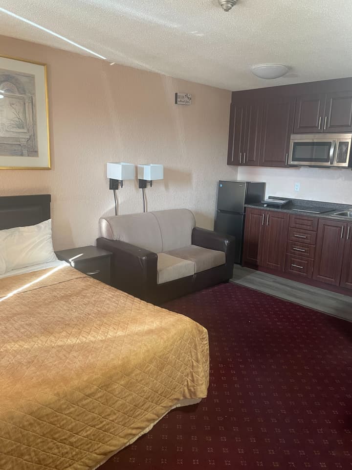 Niagara Lodge & Suites