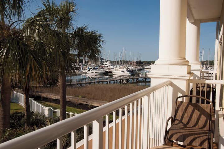 Courtyard Charleston Waterfront by Marriott