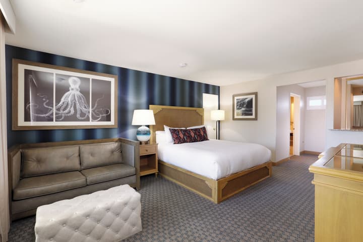Spyglass Inn