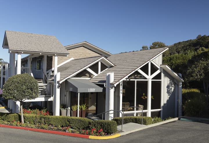 Spyglass Inn