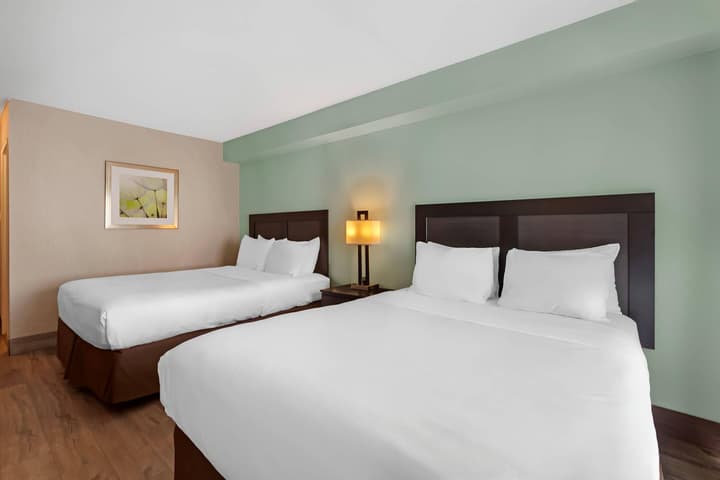 Quality Inn & Suites - Toronto West