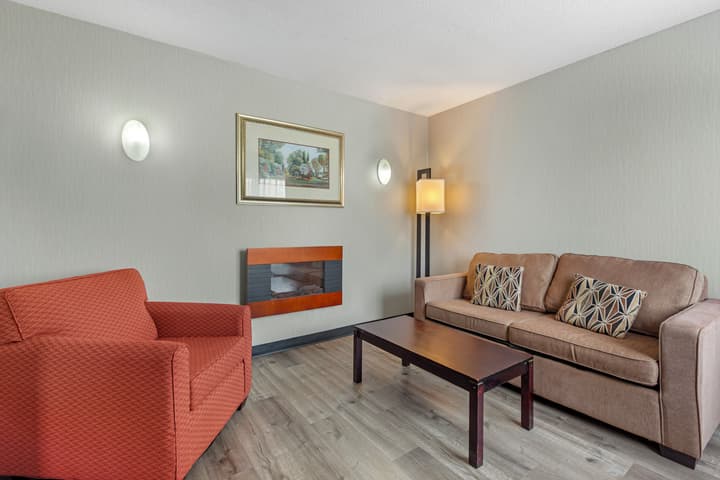 Quality Inn & Suites - Toronto West