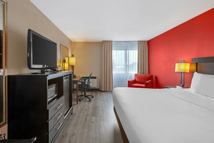 Quality Inn & Suites - Toronto West