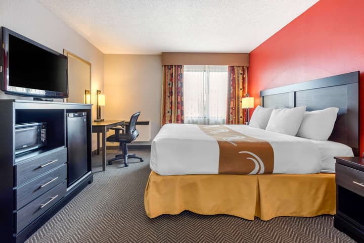 Quality Inn & Suites - Toronto West