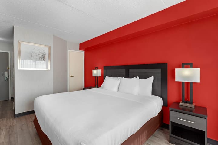 Quality Inn & Suites - Toronto West