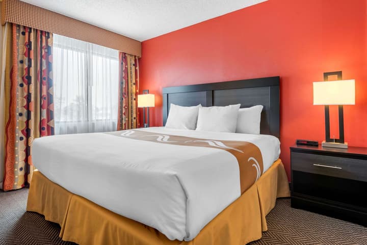Quality Inn & Suites - Toronto West