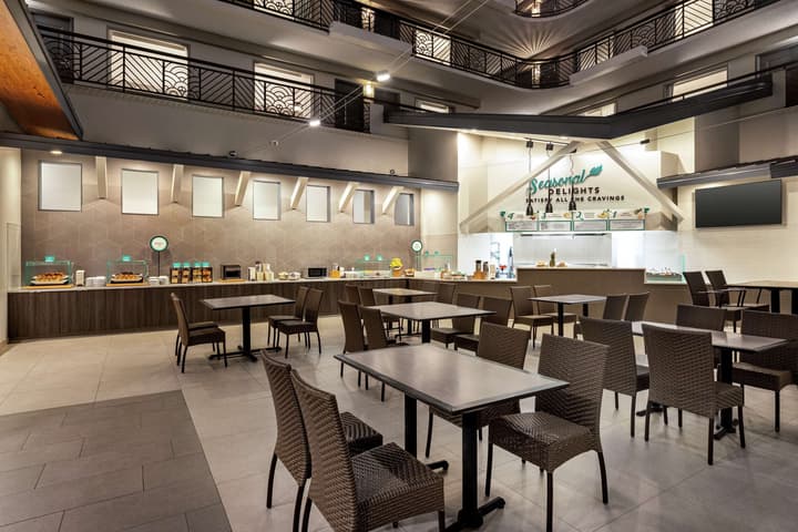 Embassy Suites by Hilton Miami International Airport