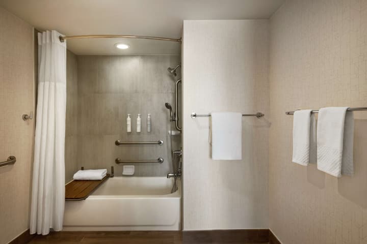 Embassy Suites by Hilton Miami International Airport