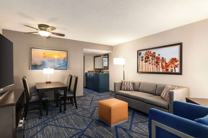 Embassy Suites by Hilton Miami International Airport
