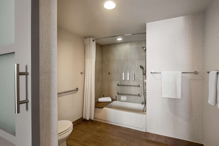 Embassy Suites by Hilton Miami International Airport
