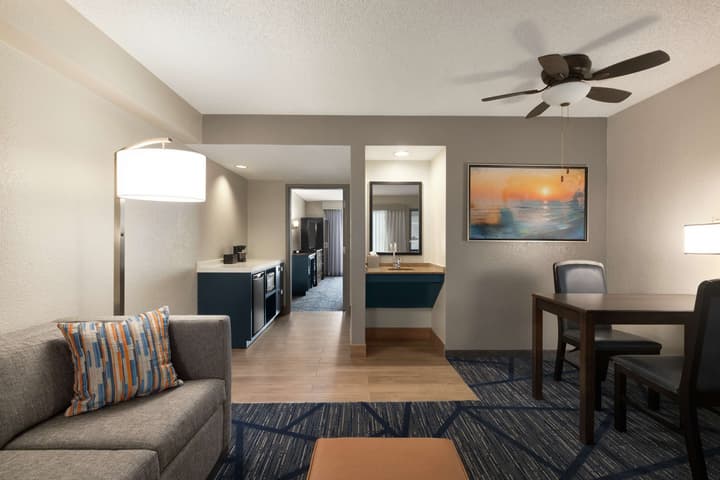 Embassy Suites by Hilton Miami International Airport