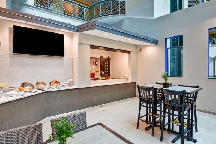 Embassy Suites by Hilton Miami International Airport