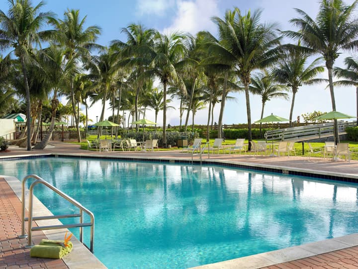 Holiday Inn Miami Beach - Oceanfront by IHG