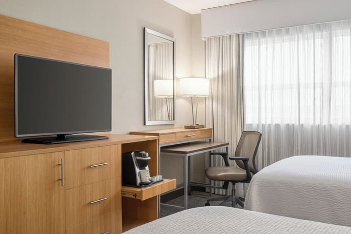 Holiday Inn Miami Beach - Oceanfront by IHG