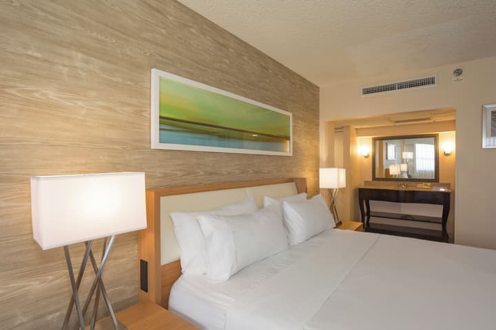 Holiday Inn Miami Beach - Oceanfront by IHG