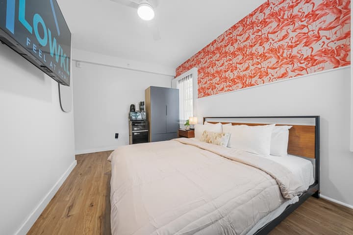 Greenview Hotel by Lowkl