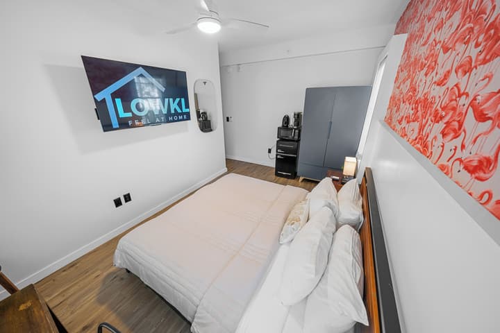Greenview Hotel by Lowkl