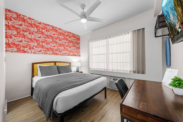 Greenview Hotel by Lowkl