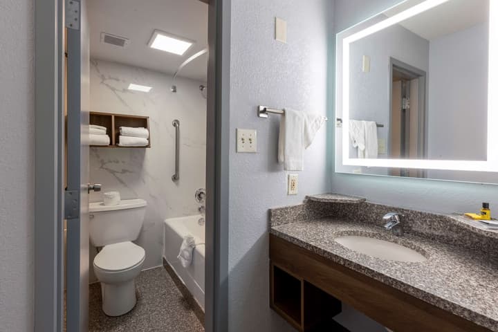Best Western Plus St. Louis West-Westport