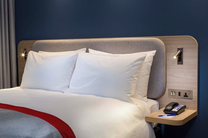 Holiday Inn Express Belfast City by IHG