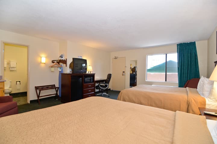 Quality Inn San Diego I-5 Naval Base