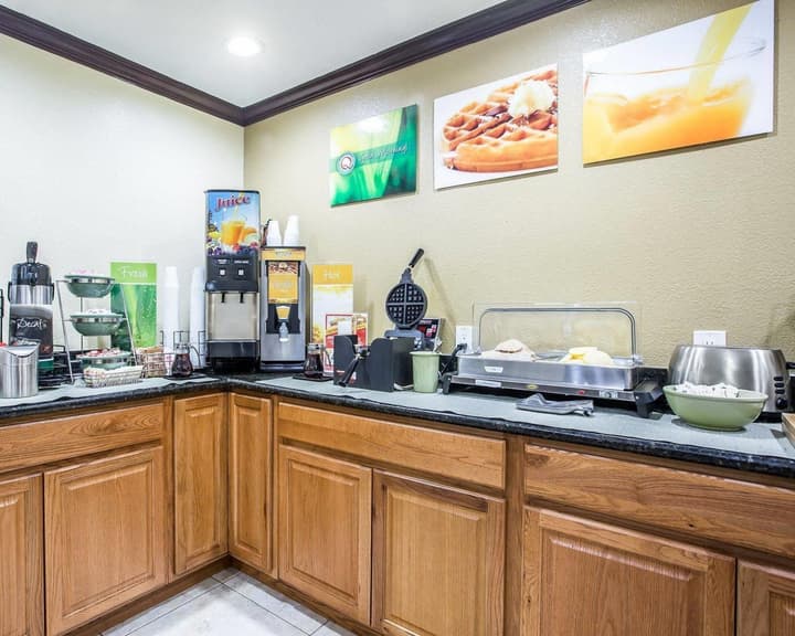 Quality Inn San Diego I-5 Naval Base