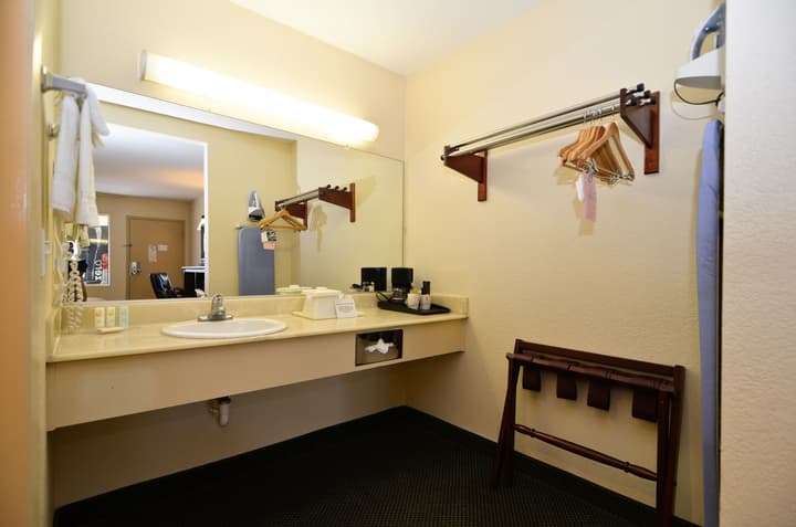 Quality Inn San Diego I-5 Naval Base