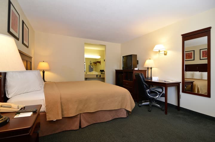 Quality Inn San Diego I-5 Naval Base