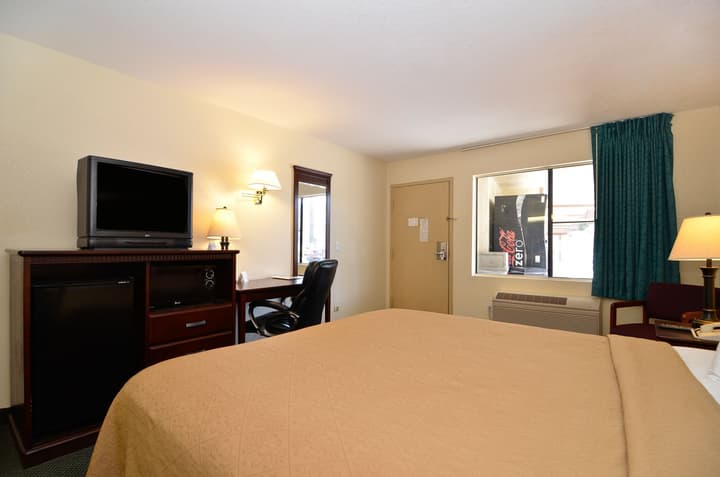 Quality Inn San Diego I-5 Naval Base