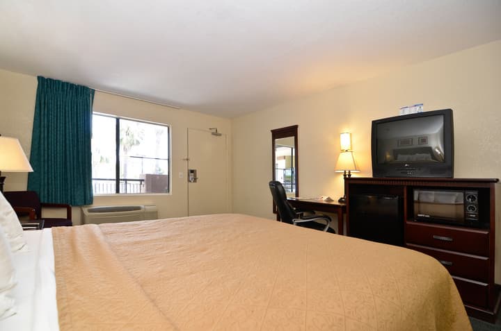 Quality Inn San Diego I-5 Naval Base