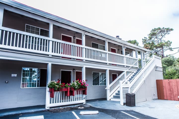 Pelican Inn Monterey