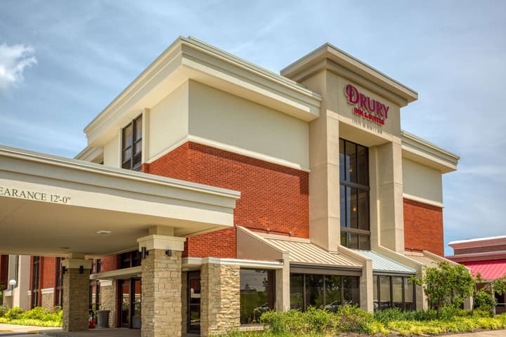 Drury Inn & Suites St. Louis Fairview Heights