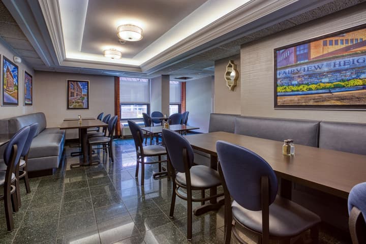 Drury Inn & Suites St. Louis Fairview Heights