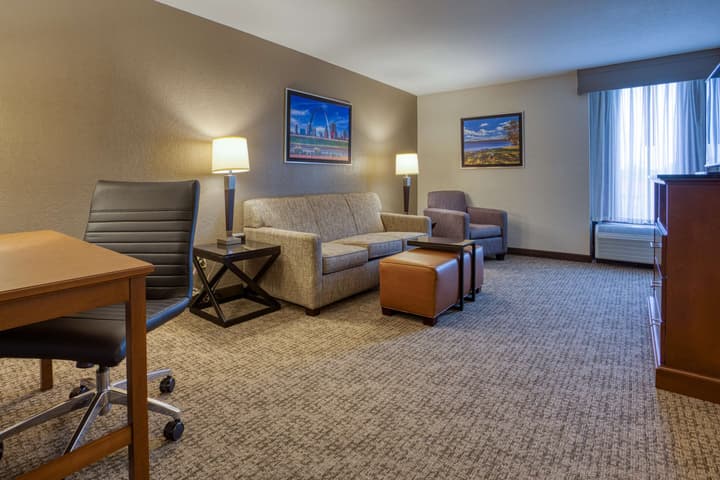 Drury Inn & Suites St. Louis Fairview Heights