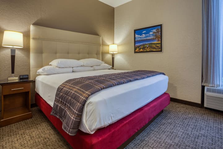 Drury Inn & Suites St. Louis Fairview Heights
