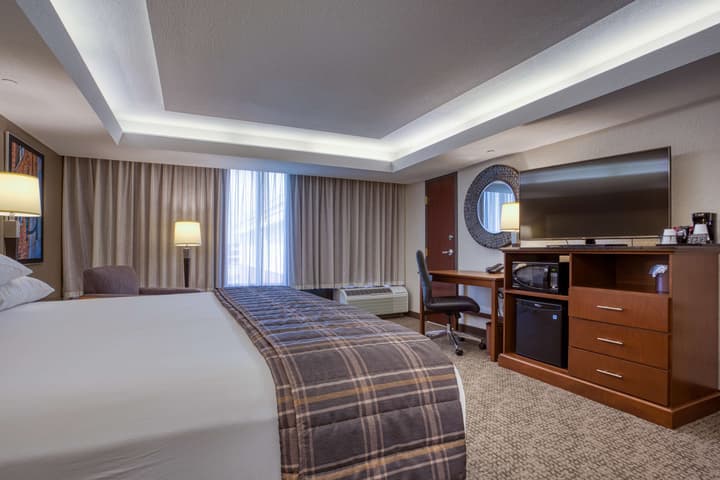 Drury Inn & Suites St. Louis Fairview Heights