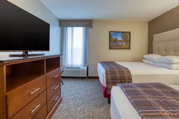 Drury Inn & Suites St. Louis Fairview Heights