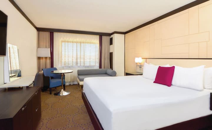 Harrah’s Laughlin Beach Resort & Casino - A Caesars Rewards Destination