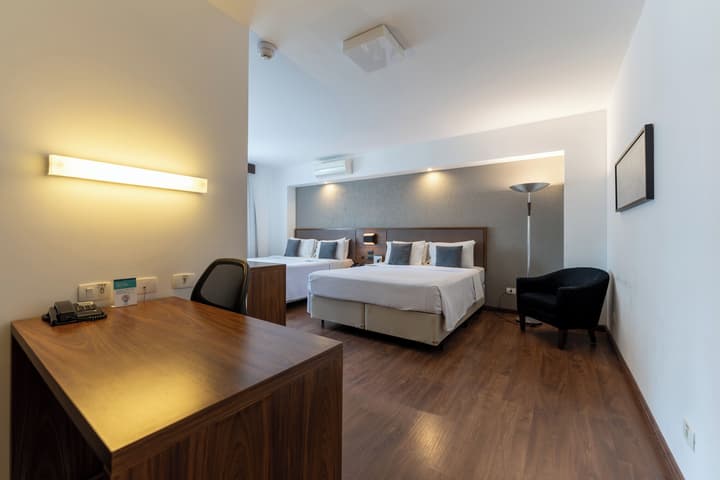 Hotel Deville Curitiba