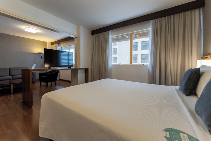 Hotel Deville Curitiba