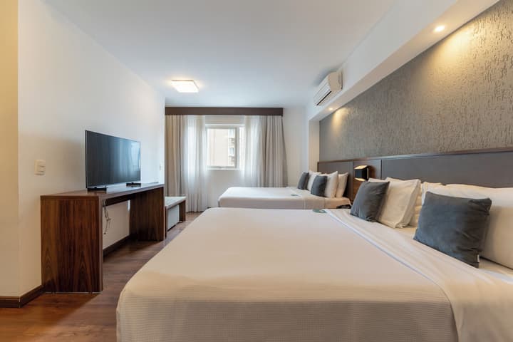 Hotel Deville Curitiba