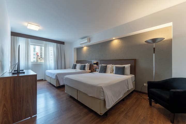 Hotel Deville Curitiba