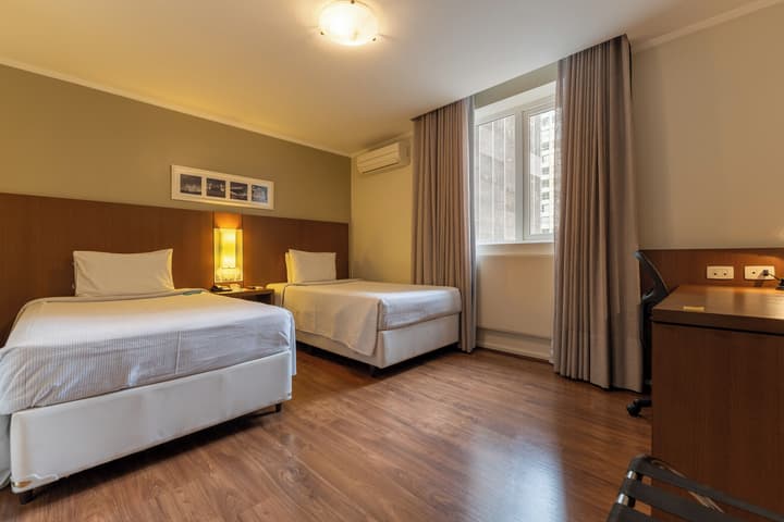 Hotel Deville Curitiba