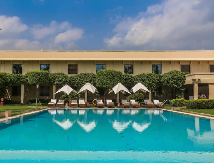 Trident, Agra