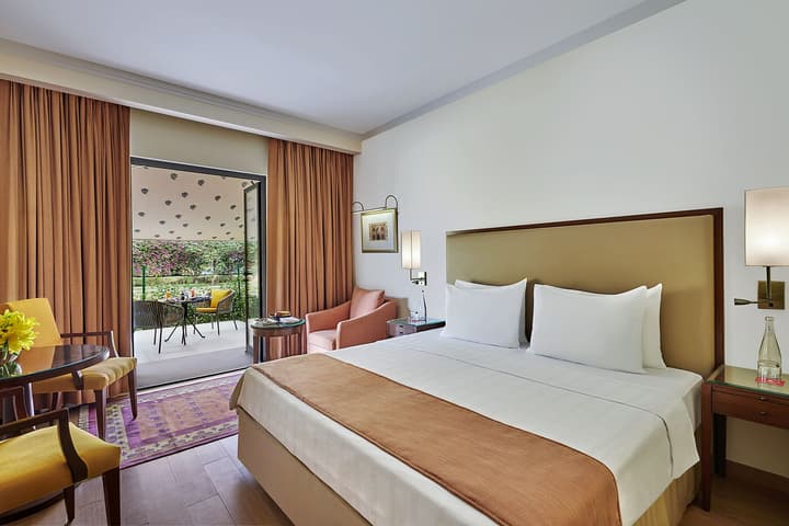 Trident, Agra