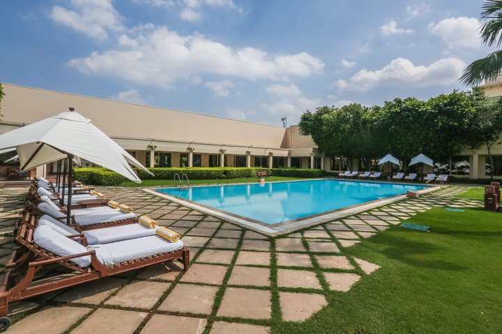 Trident, Agra