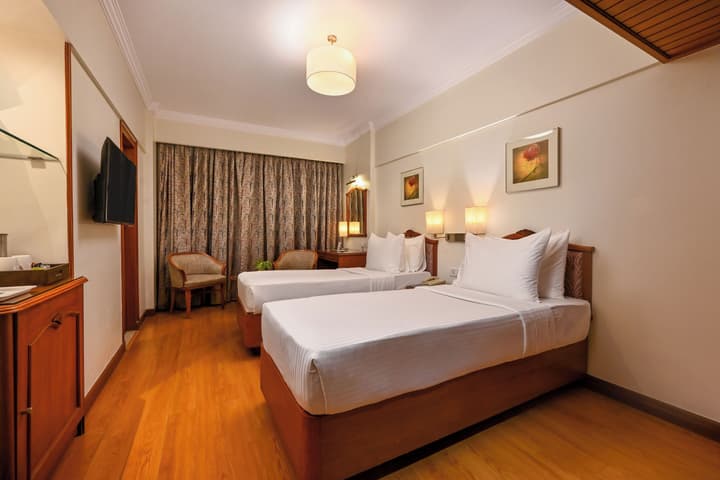 Fariyas Hotel